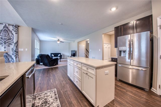 3007 Sir Charles Dr, Cecil, PA 15057