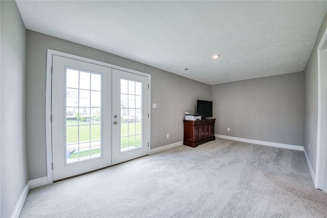 3007 Sir Charles Dr, Cecil, PA 15057