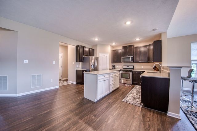 3007 Sir Charles Dr, Cecil, PA 15057