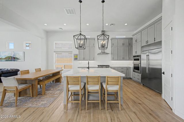 5823 E SANFORD Street, Mesa, AZ 85215