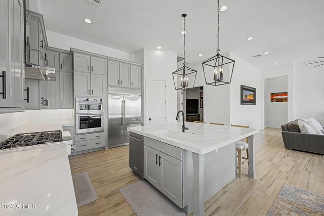 5823 E SANFORD Street, Mesa, AZ 85215