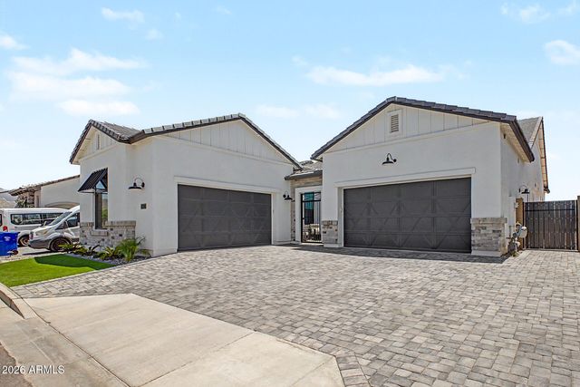 5823 E SANFORD Street, Mesa, AZ 85215