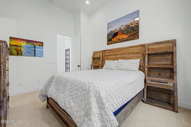 5823 E SANFORD Street, Mesa, AZ 85215