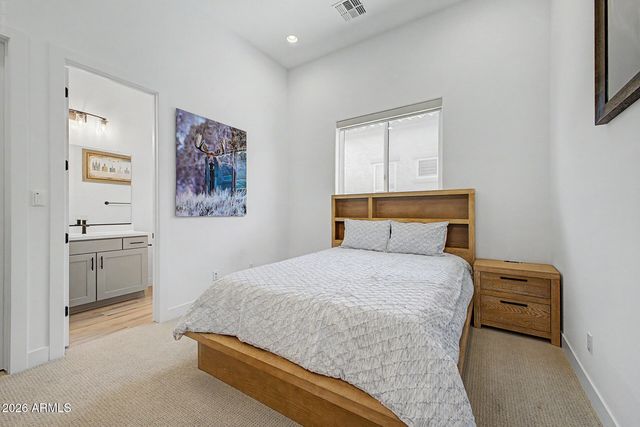 5823 E SANFORD Street, Mesa, AZ 85215
