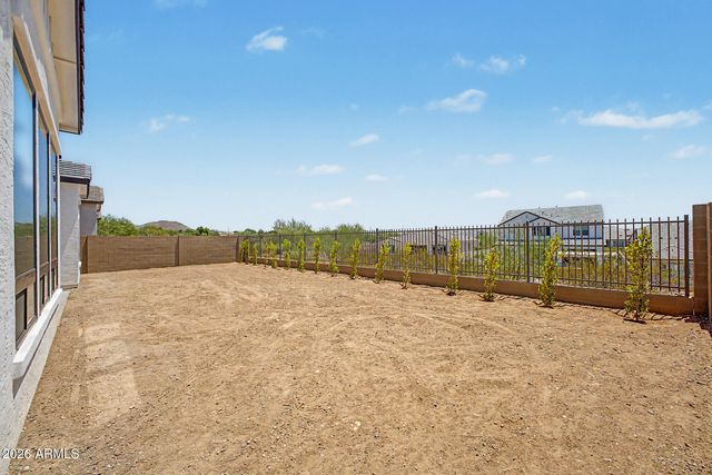 5823 E SANFORD Street, Mesa, AZ 85215