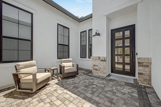 5823 E SANFORD Street, Mesa, AZ 85215