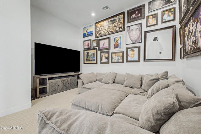 5823 E SANFORD Street, Mesa, AZ 85215