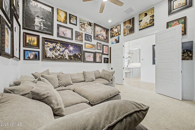 5823 E SANFORD Street, Mesa, AZ 85215