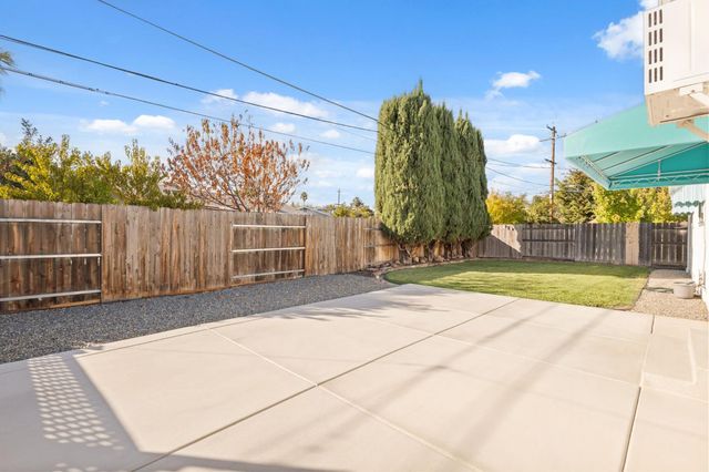 9221 N El Dorado St, Stockton, CA 95210