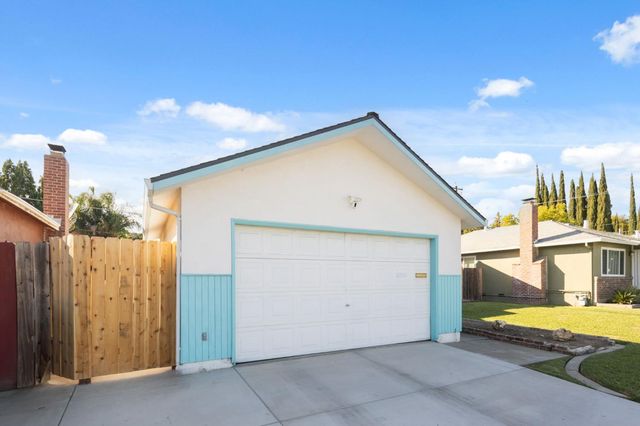 9221 N El Dorado St, Stockton, CA 95210