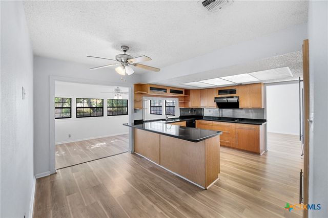 6102 Woodmoor Street, San Antonio, TX 78249