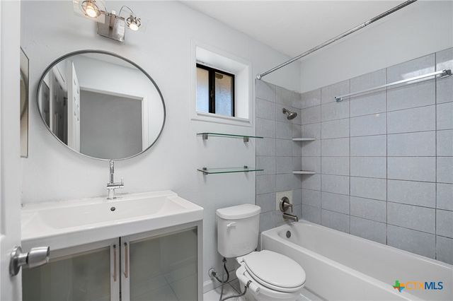 6102 Woodmoor Street, San Antonio, TX 78249