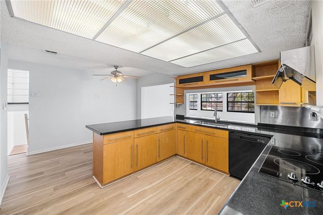 6102 Woodmoor Street, San Antonio, TX 78249