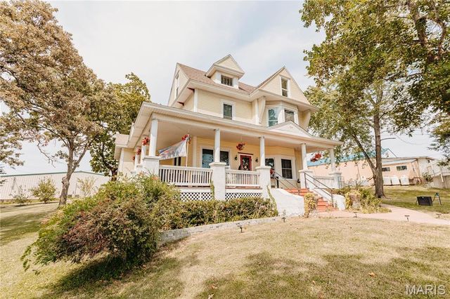 104 W 3rd Street, Dixon, MO 65459