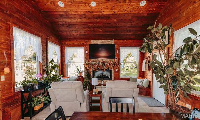 104 W 3rd Street, Dixon, MO 65459