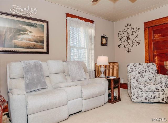 104 W 3rd Street, Dixon, MO 65459