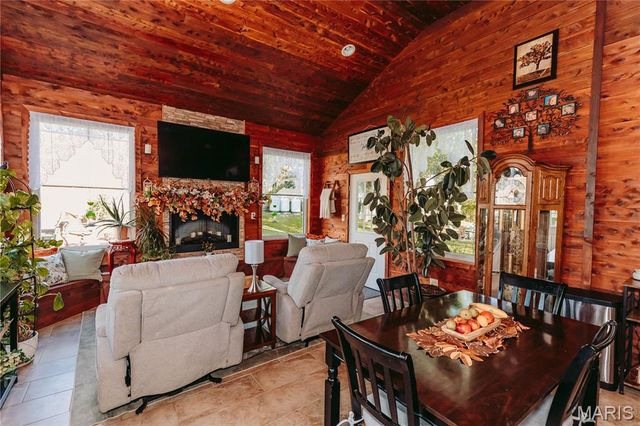 104 W 3rd Street, Dixon, MO 65459