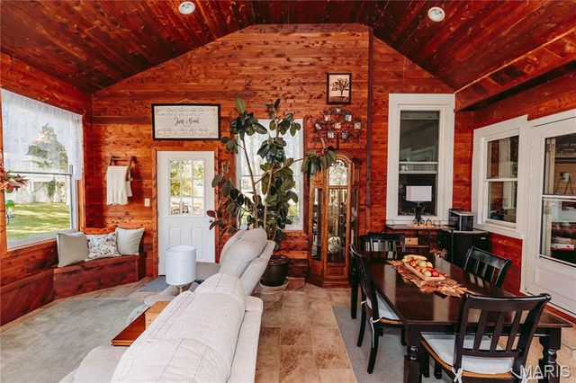 104 W 3rd Street, Dixon, MO 65459