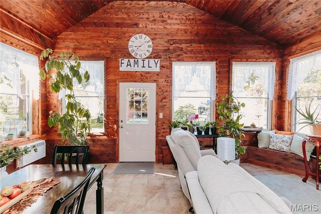 104 W 3rd Street, Dixon, MO 65459