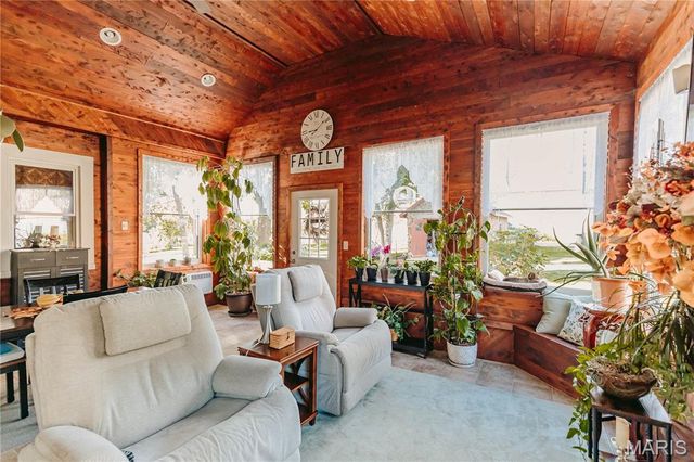 104 W 3rd Street, Dixon, MO 65459