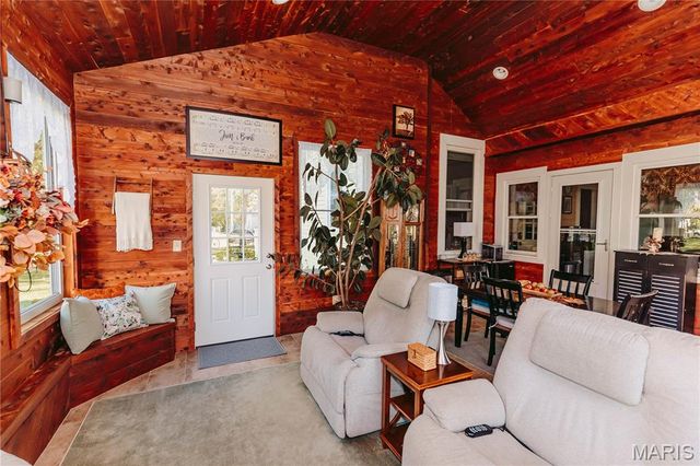 104 W 3rd Street, Dixon, MO 65459