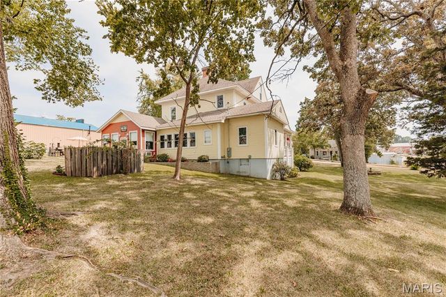 104 W 3rd Street, Dixon, MO 65459