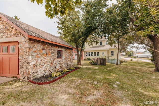 104 W 3rd Street, Dixon, MO 65459