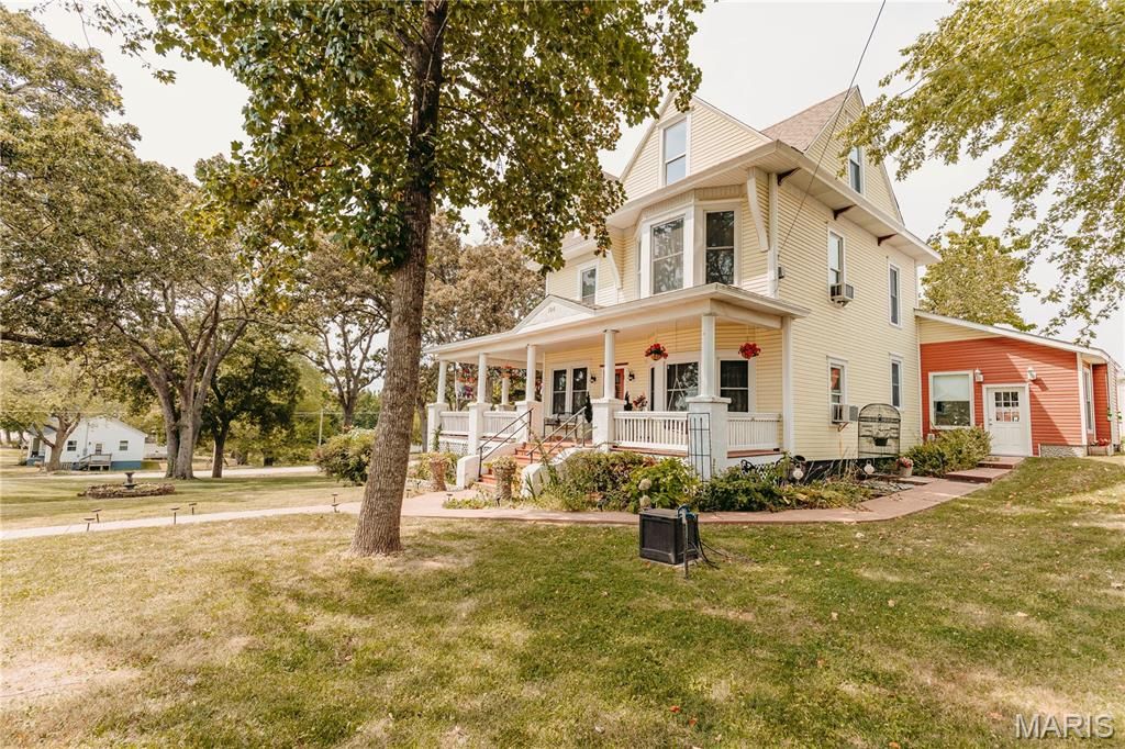 104 W 3rd Street, Dixon, MO 65459