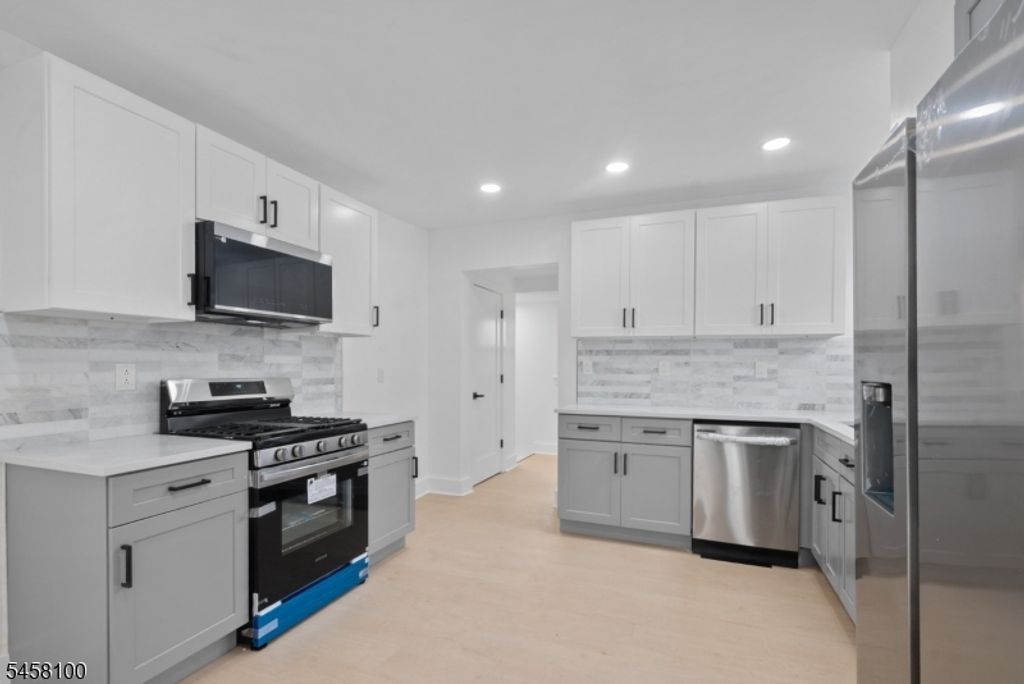 100 W Clinton St, Dover Town, NJ 07801 — photo 5