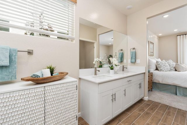6820 E Carmen Avenue, Fresno, CA 93727