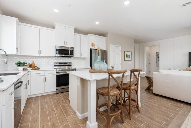 6820 E Carmen Avenue, Fresno, CA 93727