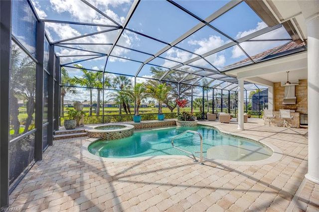 11920 Hedgestone CT, Naples, FL 34120