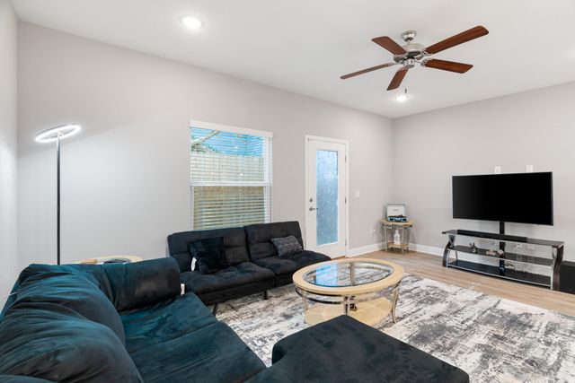 319 Carmel Drive 4, Fort Walton Beach, FL 32547