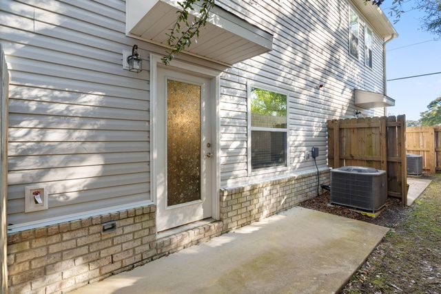 319 Carmel Drive 4, Fort Walton Beach, FL 32547