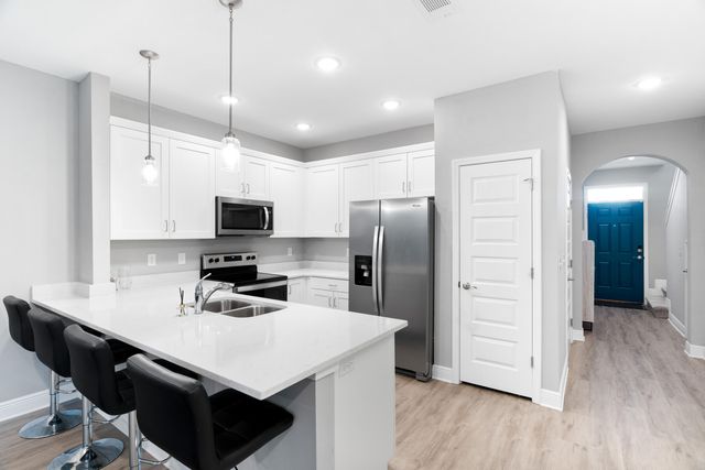 319 Carmel Drive 4, Fort Walton Beach, FL 32547