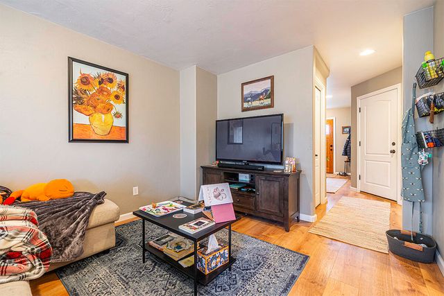 887 Silver Fox Drive, Central Point, OR 97502