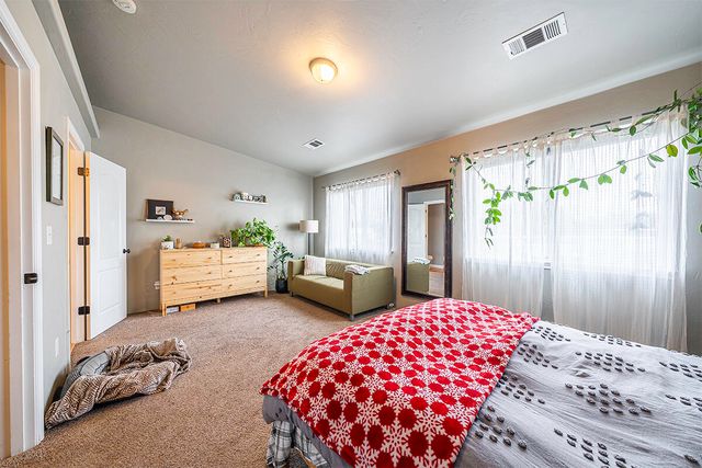 887 Silver Fox Drive, Central Point, OR 97502