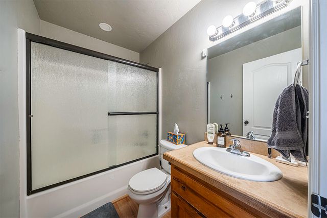 887 Silver Fox Drive, Central Point, OR 97502