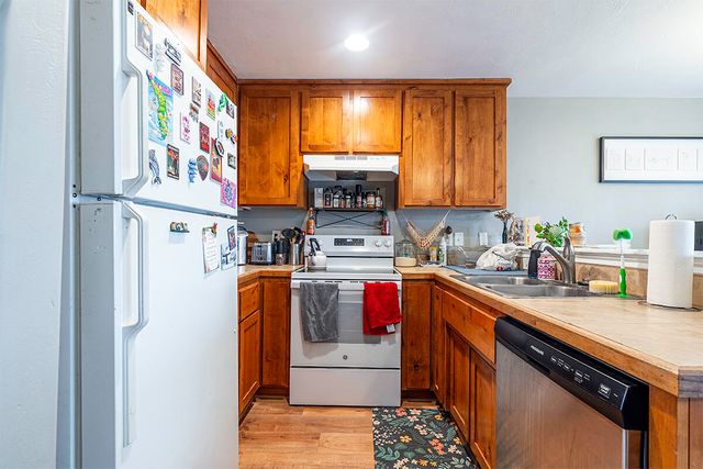 887 Silver Fox Drive, Central Point, OR 97502