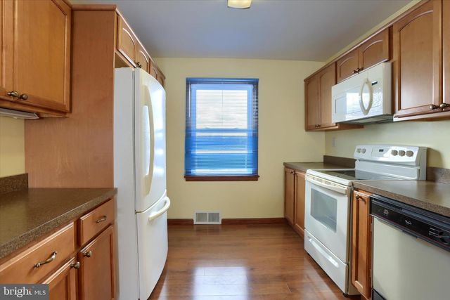 678 LITTLESTOWN RD, Littlestown, PA 17340