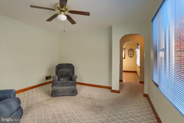 678 LITTLESTOWN RD, Littlestown, PA 17340