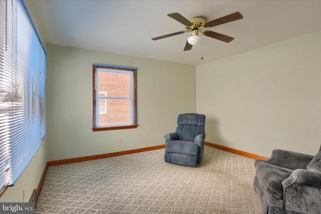 678 LITTLESTOWN RD, Littlestown, PA 17340
