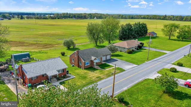 678 LITTLESTOWN RD, Littlestown, PA 17340