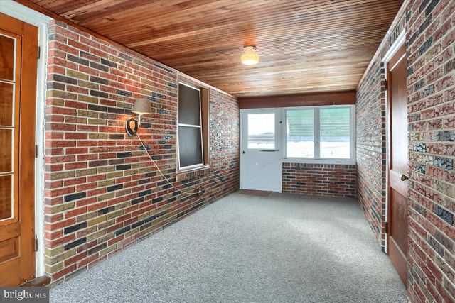 678 LITTLESTOWN RD, Littlestown, PA 17340