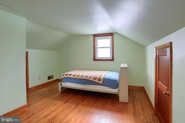 678 LITTLESTOWN RD, Littlestown, PA 17340