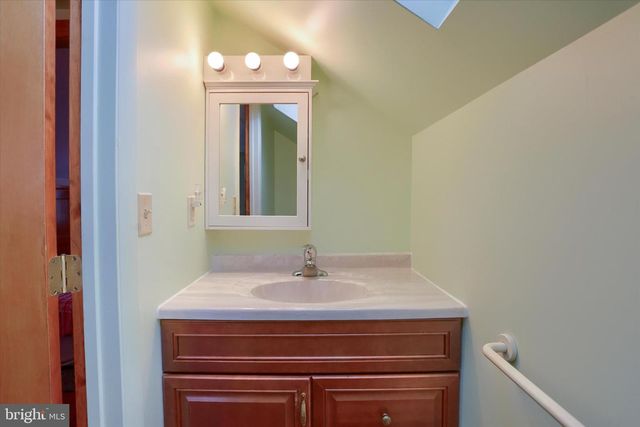 678 LITTLESTOWN RD, Littlestown, PA 17340