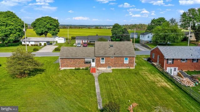 678 LITTLESTOWN RD, Littlestown, PA 17340