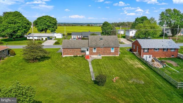 678 LITTLESTOWN RD, Littlestown, PA 17340