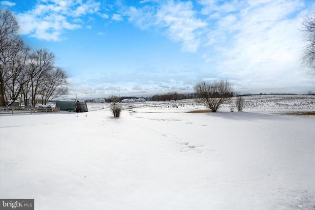 678 LITTLESTOWN RD, Littlestown, PA 17340