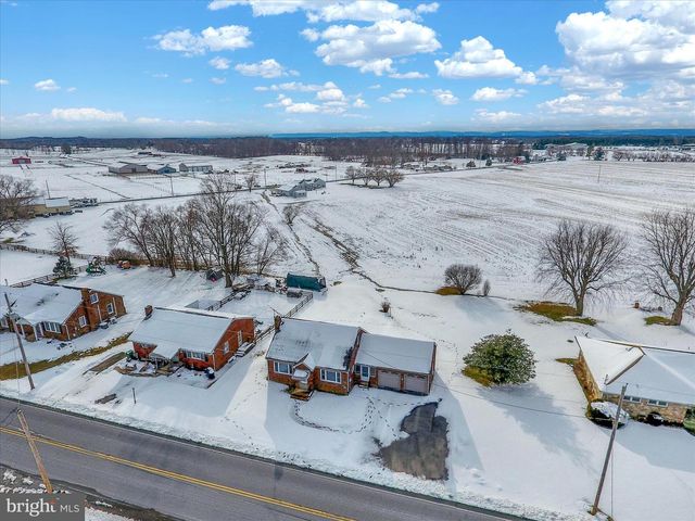 678 LITTLESTOWN RD, Littlestown, PA 17340